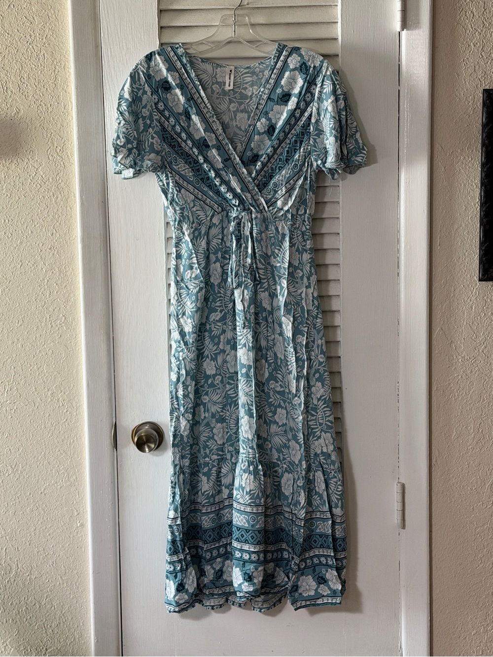 Bohemian Outsider Boho Surplice Flutter Sleeve Midi Dress